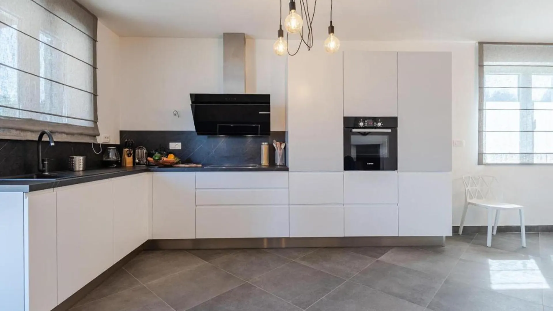 3 Bedroom Stunning Home In Tkon 0*,