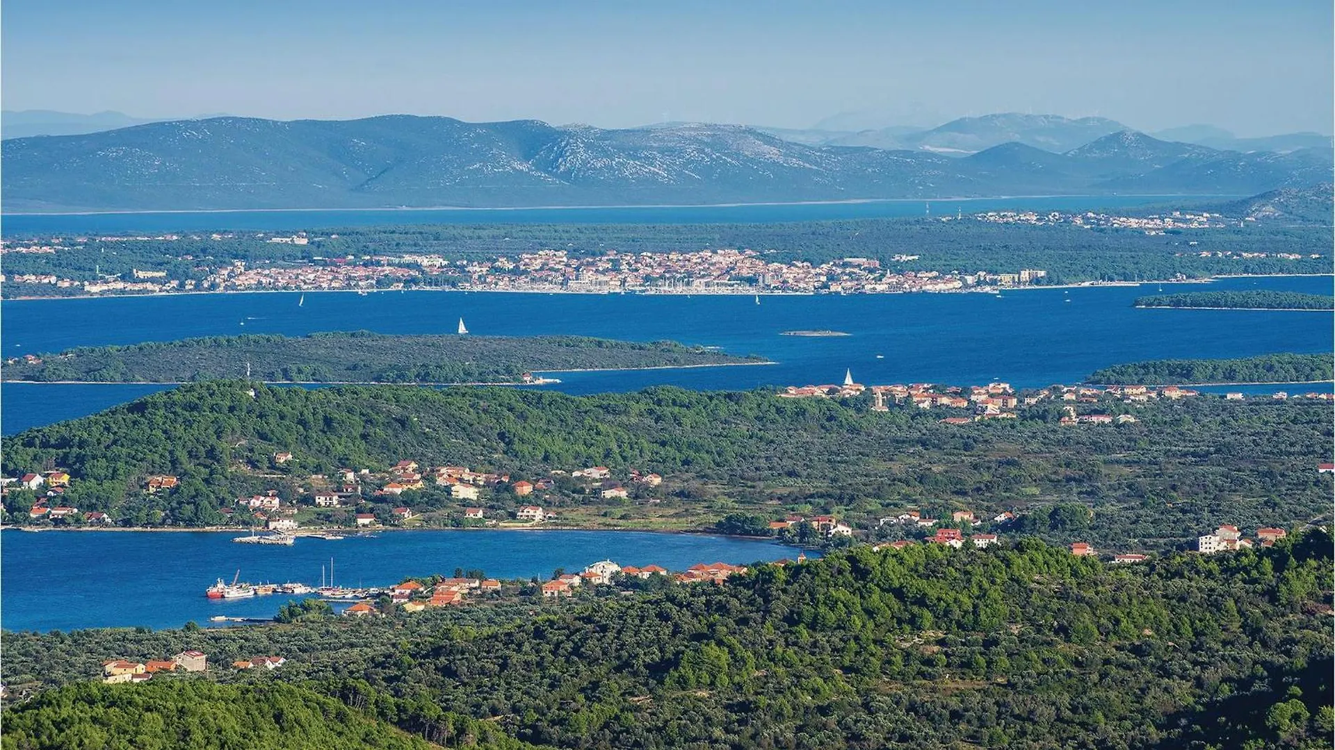 3 Bedroom Stunning Home In Tkon Croatia